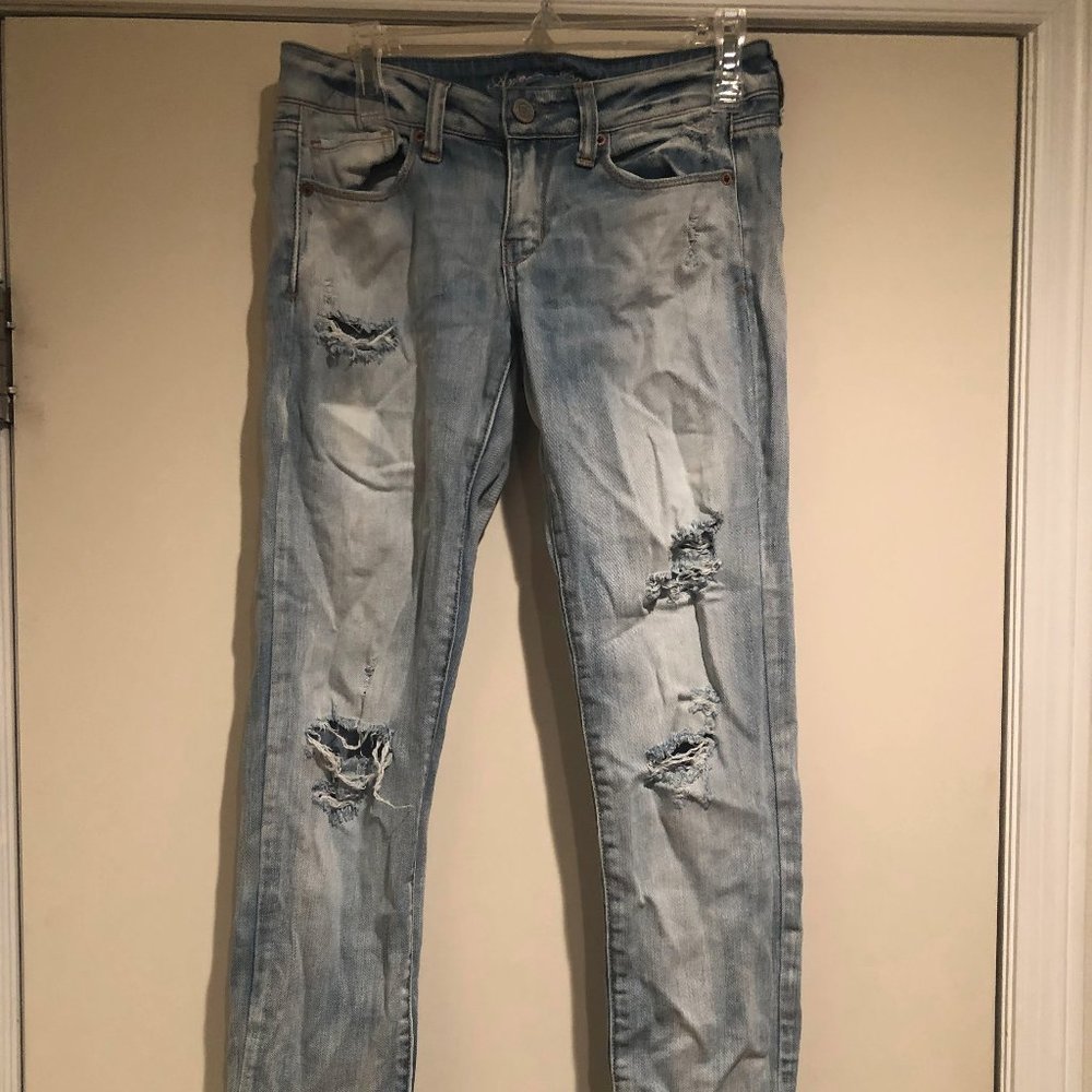 american eagle distressed jeans